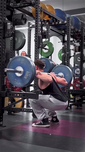 NYU Campus Recreation on Instagram: "LIFTING HEAVY IS BACK Violet Fit sessions are back in session, with many of you chasing those early 2026 goals and gains! Just an FYI - additional Violet Fit strength classes have been added this semester in Power and Performance (train like an athlete) and Strength Sculpt (focus on control, form, and muscle definition). 📸: @nicm_arts"