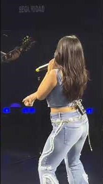 Melissa Robles con Matisse cantando hermoso y mostrando su mejor ángulo