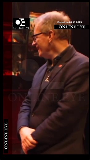 🎭🐻 Paddington: The Musical Arrives in London After nearly a decade in development, Paddington: The Musical has officially arrived — bringing the beloved bear from page and screen to the stage! Based on Michael Bond’s iconic character, the show opens at the London Palladium, promising charm, laughter, and heart-warming moments for families and theatre fans alike. ✨ Expect marmalade, adventure, and pure Paddington magic! --- ✅ #Paddington #PaddingtonTheMusical #PaddingtonBear #MichaelBond #Londo