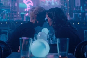 Stream It Or Skip It: 'Feel Good' On Netflix, Where Mae Martin Is A Struggling Stand-Up With A New Relationship And Addiction Issues