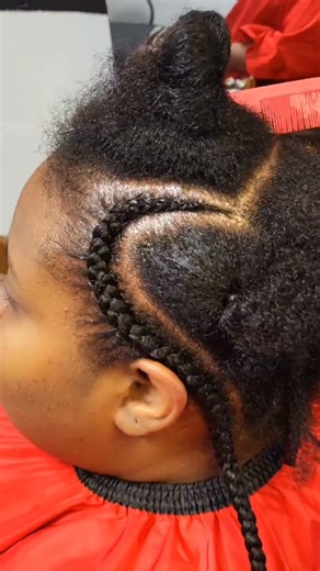 Cornrow braids with simple design. #freestyle #braids