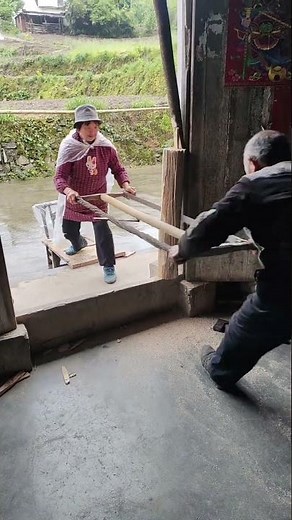 Traditional Two-Man Saw Cutting Wood | Old-School Lumber Cutting Technique