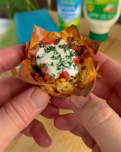 Get your snack game on with these Chicken Bacon Ranch Wonton Cups! | Hidden Valley Ranch
