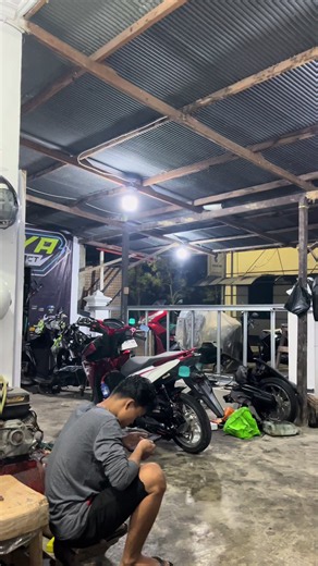 Servis Motor Mendadak di Dewata: Garasi Gacor & Mekanik Andal