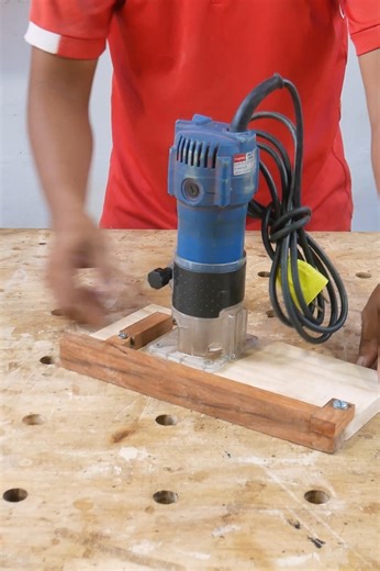 161K views · 1.5K reactions | Woodworking tricks making router jig idea #woodart #wooddesign #woodcraft #woodworking #wood #tipswoodworking #wooddiy #woodwork #woodjoinery #Japanesejoinery #joinery #amazing #FacebookReelsContest #Wow #tricks #reelsfb #reelsviral #reels​ #carpentry #carpenter | Woodworking Crafty | Facebook