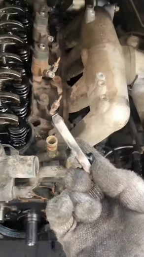 Mechanical Assembly Maintenance: Close-Up Inspection