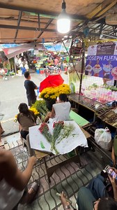 Cluster carnations bouquet 💐 Cute din pala 😍 #bouquet #bouquetofflowers #dangwa #dangwaflowers #dangwaflowermarket #fyp #reels #highlights #Josephfuentes #josephindangwa Dangwaflowermarket #bouquetflowersofdangwa #dangwabouquetofflowers #flowerbouquetdangwa | Joseph Fuentes
