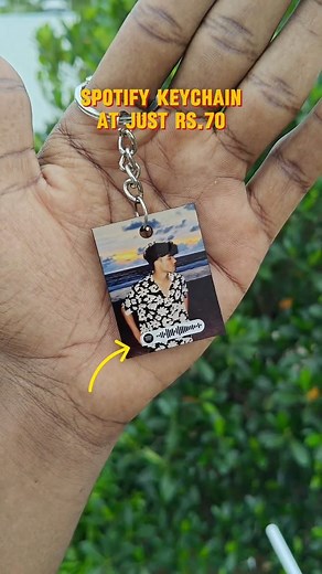 Gift Parcel™ on Instagram: "Comment "70" to get link! ✳️Get this cute Spotify keychain at just Rs.70 ✳️All over India shipping available! ✳️ Website link in bio! Or whatsapp 7092820101 #giftideas #uniquegiftideas #trendinggifts #trending #giftunder100 #affordablegift #giftforher #giftitems #polaroids #love #giftforhim #couplesgift #viralproduct #giftparcels"
