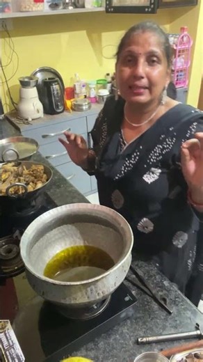 ❤️❤️आज मेरे किचन में बन रहा है हाण्डी चिकेन#livestream#food#handichicken#mycooking#baghelichicken#