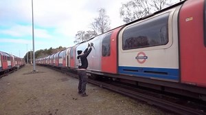 Aper: “Imagine Coming Here And Only Painting A Panel” 🤣🔥 | Real london graffiti