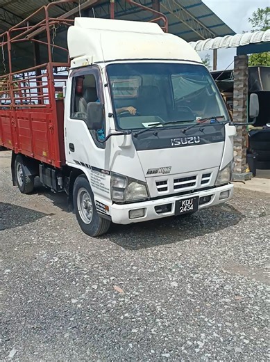 Isuzu 12 kaki Tahun 2014 SOLD with deposit..Tq boss Andy dari Puchong Selangor beli lori dgn kami..Naik flight tngok lori,ptg terus blk..Siap semua urusan kami hantar lori.. #trustedseller #isuzu12kaki #sold