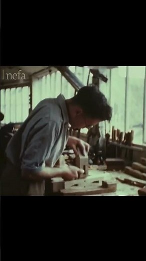 Beautiful woodworking video of the Mouseman workshop from 1948..