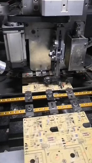 Hong DIY #reels #diy #handmade #art #homedecor #upcycled #lovediy #scrapwood #diytutorial #diycraft #diyprojects #diyproject #doityourself #desig #craft #woodworking #crafts #sewing #decor #homemade | Hong DIY | Facebook