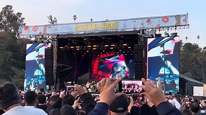 🎸✨ Recordando con nostalgia el increíble Besame Mucho Fest del pasado 2 de diciembre, donde Hombres G hizo vibrar a todos con su inconfundible estilo. 📸 Gracias a Faith Valles, podemos revivir esos momentos mágicos capturados por su cámara. 🎤 🎶 La energía, la conexión con el público y la emotiva interpretación de "Te Quiero" fueron la esencia de esa noche inolvidable. ❤️ #HombresG #BesameMuchoFest #MúsicaEnVivo #RecuerdosInolvidables #TeQuiero | HombresG.Net