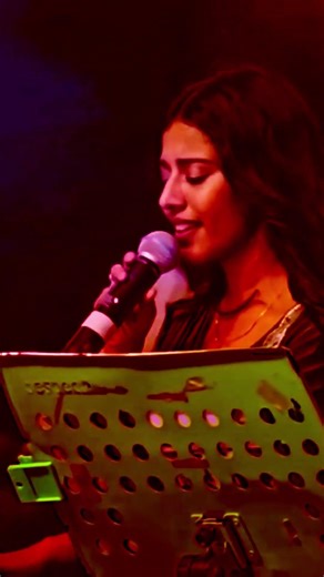 ❤️Priyanka Nice Performance megam karukuthu #Priyanka #Singer