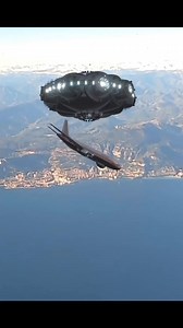 125K views · 10K reactions | UFO invaded passenger plane | Ufo Ufos | Facebook