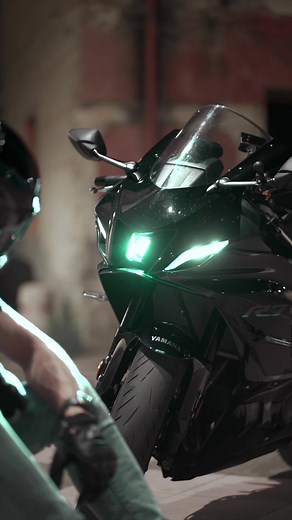 Yamaha R7 Full Speed on the Highway