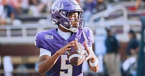 College Football Insiders: Is Taron Dickens the best college QB you've never heard of?