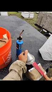 Starting my bee smoker the right way! 🔥 I often get asked how I keep my smoker going strong without it burning out, so here’s my method: I always make sure to get a good, hot base going—this is key to keeping it lit throughout the day. I usually start with burlap (my favorite), and for longer days in the bee yard, I add wood pellets on top. To keep the smoke cool and gentle for the bees, I finish with a damp piece of burlap, green grass, or leaves. This adds moisture and prevents the air from g