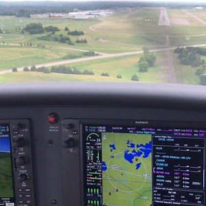 39 reactions | Cleared to land 10R. #cirrus #sr20 #perspectiveplus #flycirrus #jumpstart #garmin #inflightpilottraining #learntofly #cirruslife | Inflight Pilot Training | Facebook