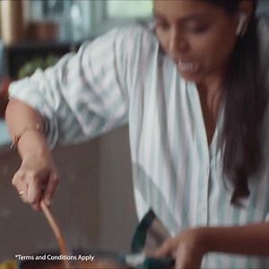 Amidst striking a perfect balance between family and work, we are always open to going out of our way for our customers. #AxisBank #DilSeOpen https://www.axisbank.com/dil-se-open | Axis Bank