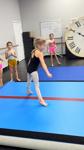 1.5K views · 50 reactions | Friday acro = new confidence + the best vibes 懶 Back layout is feeling STRONG and the energy in class was everything. @centrepointeperformingarts @szaicko | Sandra Parks Zaicko | Facebook