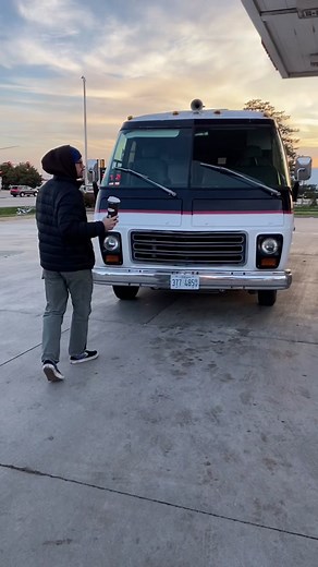We're on a mission to renovate a 50 year old GMC motorhome in 50 days, and we're all ready 22 days in. This week, we braved the cold weather and gave our interior a makeover with some white paint. We also took out the old fridge that was taking up too much space and energy. We will go over whats replacing it in a future video. Let us know what you think of our progress. We appreciate your support and feedback! • Don't forget to follow us for more updates on our #gmcmotorhome project! #diy #vanli