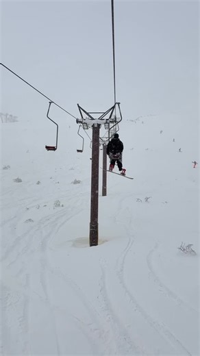 Niseko Tokyu Grand HIRAFU | The iconic Pizza Box lift is spinning again! 🍕✨ King Lift No.4 is back. Enjoy the ride and soak in those stunning views.... | Instagram
