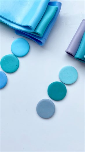 Clay Repository | Clay, DIY kits and supplies on Instagram: "⭐️ Clay tip: testing color behavior Here’s one of the first steps of my creative process, before starting any design. In this case I worked with three blue tones from the Cernit pastel set, first using them as they come straight from the package. I then created small samples by slightly desaturating each blue using a complementary color (mustard, orange or red), to explore how subtle adjustments can change the final perception of the c
