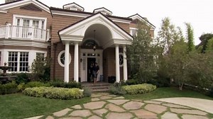 Watch Million Dollar Decorators Season 1 Episode 3 - Life Is a Beach