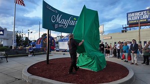 New statue is unveiled at Frankford and Cottman #philly #philadelphia #phillies #baseball #mlb #hereweare #mayfair #philliesnation #gobirds #philliesnation #flyeaglesfly | The Philly Captain