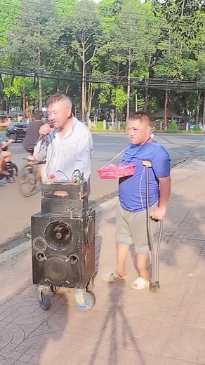 Liên Khúc Văn Luận Hay Nhất | Nhẫn Cỏ Cho Em - Văn Luận | 2 Cha Con Hát Rong Đốn Tim MXH