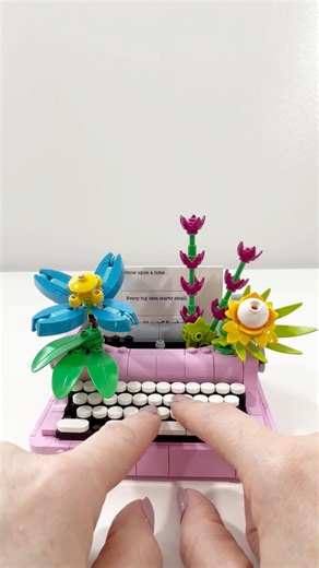 LEGO CREATOR 3 IN 1 TYPEWRITER WITH FLOWERS #31169 #legocreator #legos #legoflowers #lego