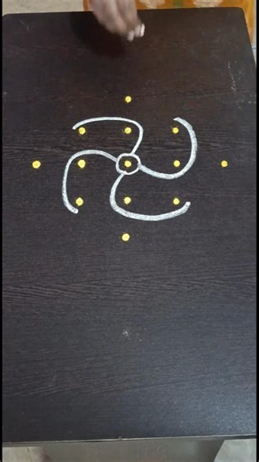 Simple kolam for Beginners #shortfeed #shorts #kolam #rangoli #muggulu #kolamdesigns #ytshorts