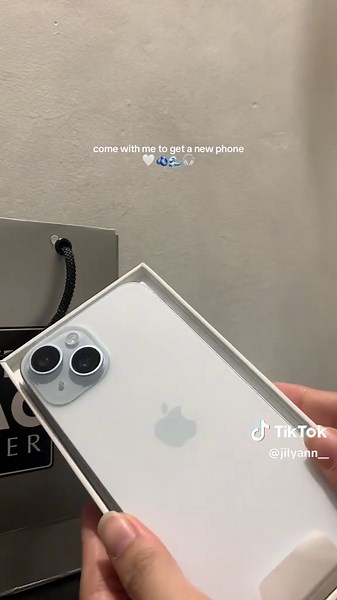 Unboxing the New iPhone 15: First Impressions