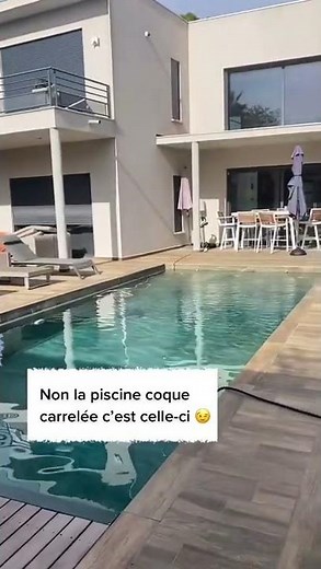 Une présentation d'une piscine coque carrelée par #lespiscinesderomain