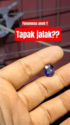 Is it weird? Blue sapphire with a star inclusion, is it supposed to be like this?
