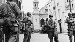 Guerre d'Algérie : la France va ouvrir certaines archives "avec 15 ans d'avance"