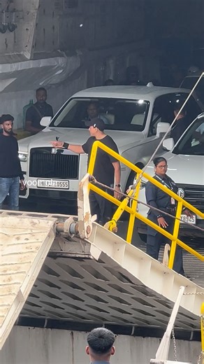 Voompla on Instagram: "srk and his rolls royce take the ro-ro to return from alibag"