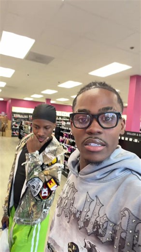 Come product shopping w me & @THEKENDOLLFACTORY ✨ I have my first house call today guys 🥳🥺so greatful the girls trynna turn me into a quick weave stylist ! & im here for it 🤏🏽 and I have 4 clients tmr atl is treating your boy right alredy ✅✊🏽 LINK IN BIO TO BOOK #fypシ゚viral #femméboy #femmesalon #atlhairstylists #sparklekeshae