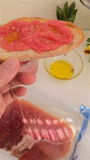 Spanish breakfast with Jamón Ibérico: asmr