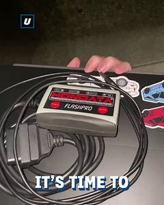 Using a laptop to tune up a Honda! 🚗💻 | UNILAD Tech