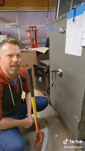 Unlocking Safes with an Oxyacetylene Setup | DIY Safecracking