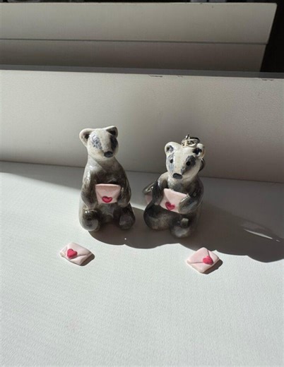 Handmade Polymer Clay Badger Keychain • Valentine Badger With Love Notes • Cute Woodland Animal Desk Sculpture • Cozy Gift for Her - Etsy