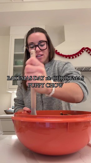 Christmas Puppy Chow Recipe for the Holidays