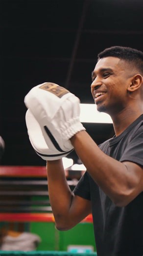 This is what a first boxing session looks like at Divesh Boxing. Structure, fundamentals, and real