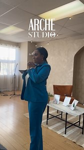 Tu es à une décision de transformer ta vie et à un pas de foi de concrétiser ton projet ! ✨ Aujourd’hui, nous mettons en lumière le courage et la persévérance de @anne_moukoko , qui a marqué ses auditeurs en lançant trois livres l’été dernier aux @archestudio.mp 📚🔥 Son parcours est une véritable source d’inspiration, prouvant qu’avec détermination, tout est possible ! 💪🏾 On t’attend pour donner vie à ton projet ! 🚀 Les Studios MP 514-592-0565 | Les Studios MP