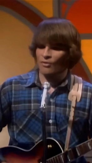 Creedence Clearwater Revival: Proud Mary Performance
