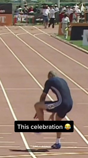 Maurice Greene broke out the fire extinguisher celebration. 😂 (via @usatf)