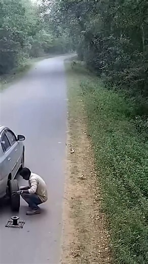 Ｄ Ｉ Ｙ Ｏ Ｒ on Instagram: "What looks like anime-level visual effects isn’t computer graphics — it’s a perfectly timed live performance executed in real time. 🔥🎬 In China, a group of students shocked audiences by bringing Dragon Ball to life on stage using practical lighting, choreography, smoke, and synchronized movement instead of CGI or post-production. Every “energy blast” effect was created through stage lighting cues, controlled smoke, and precise body positioning, timed down to the second